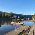Дом отдыха Charming By The Meuse *