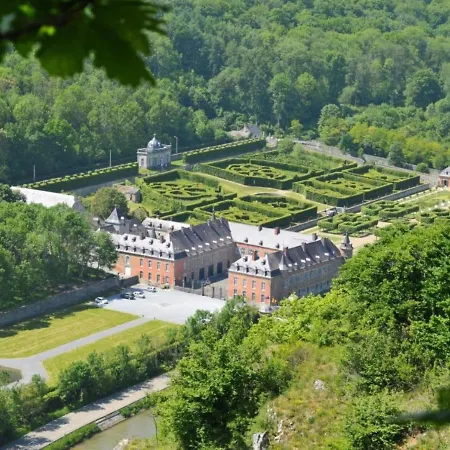 Holiday home Charming By The Meuse